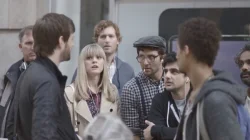 Samsung ad pokes fun at Apple, iPhone 5, and iFans