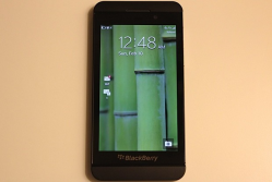 BlackBerry Z10 Arrives Early in the U.S. for a Hefty Price