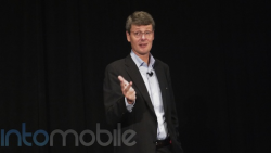 RIM shows off BlackBerry 10 software, aims to launch it in 2013