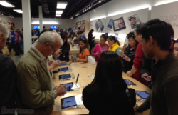 Apple iPhone 5 sets sales record with 5 million sold on opening weekend